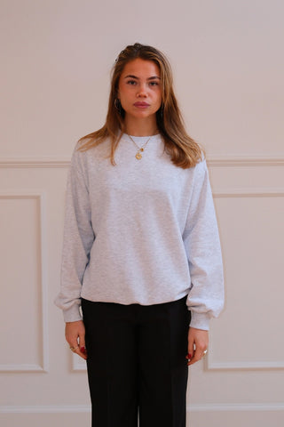 Haliey Basic Crewneck in Light Grey · effortless scandi crewneck for women from ITS MAY