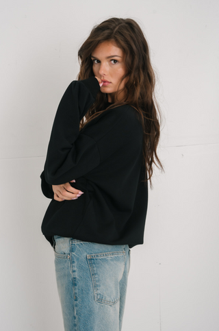 Haliey Basic Crewneck in Black · effortless scandi crewneck for women from ITS MAY