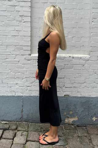 Lunetta Dress in Black · effortless scandi dress for women from ITS MAY
