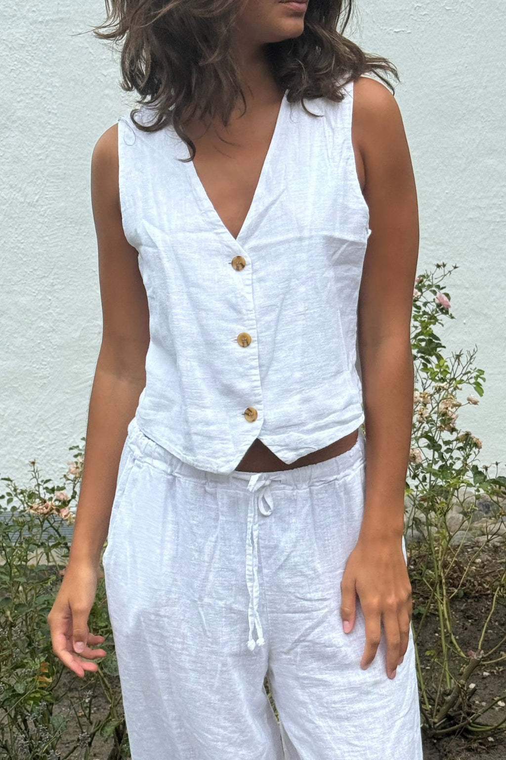 Elle Vest - White