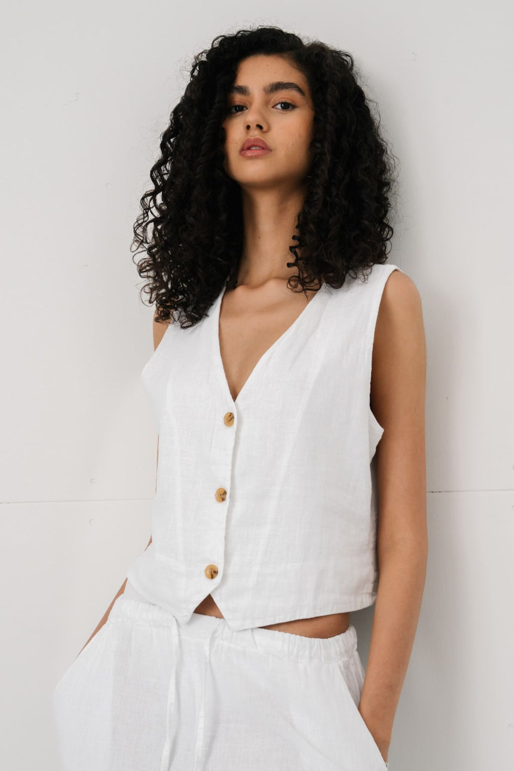 Elle Vest - White