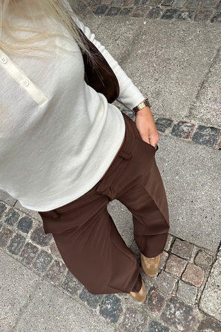 Low Waist Suit Pants in Brown · effortless scandi pants for women from ITS MAY